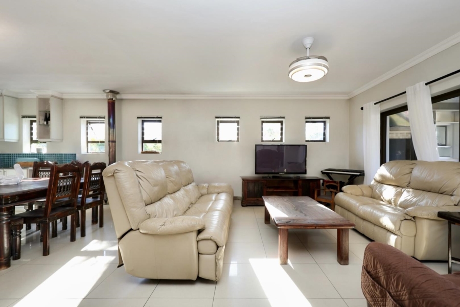 3 Bedroom Property for Sale in Kraaibosch Western Cape